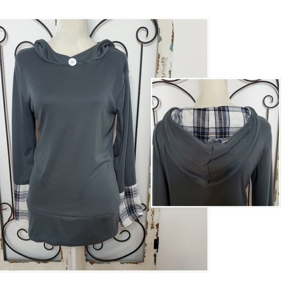 Plaid trimmed hooded top large